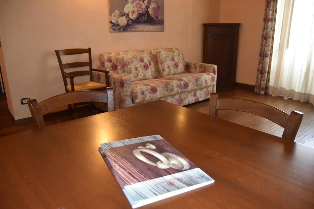 Residenza Palazzo Saloni Aparthotel Montalcino Exterior photo
