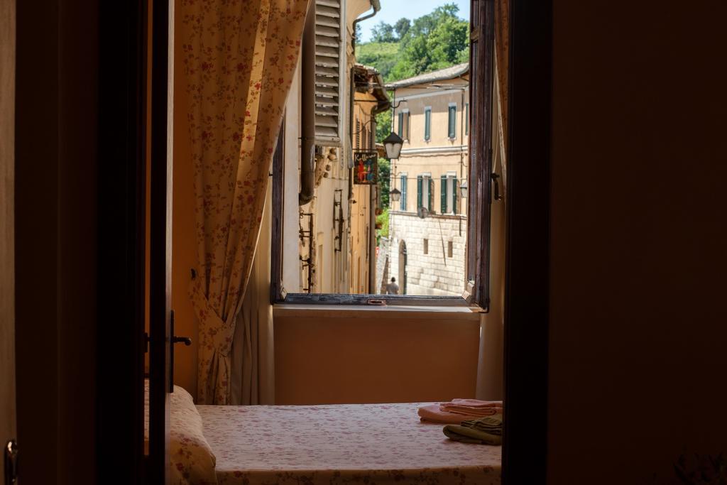 Residenza Palazzo Saloni Aparthotel Montalcino Exterior photo