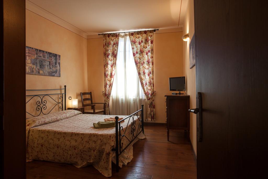 Residenza Palazzo Saloni Aparthotel Montalcino Exterior photo