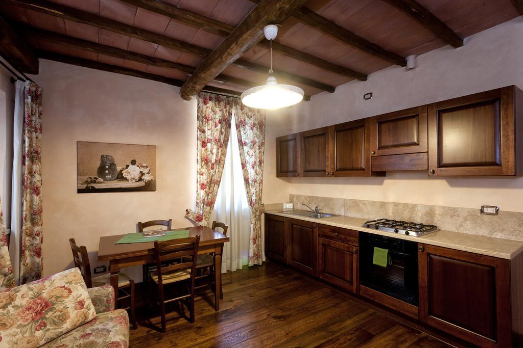 Residenza Palazzo Saloni Aparthotel Montalcino Exterior photo