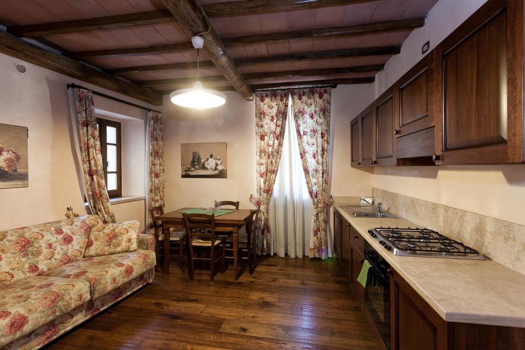 Residenza Palazzo Saloni Aparthotel Montalcino Exterior photo